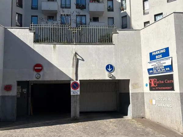 Place de parking à louer - 75017 Paris