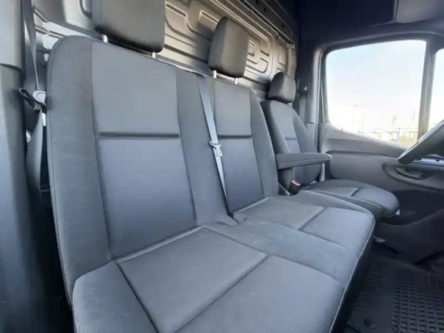 Mercedes Sprinter 215 cdi fourgon toit sureleve standard — photo 10
