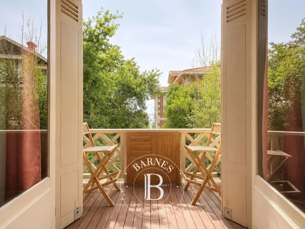 EXCLUSIVITÉ - T2 DE CHARME AVEC ACCÈS PRIVÉ À LA PLAGE ET APERÇU SUR LE BASSIN À ARCACHON