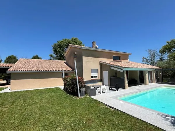 Maison 5 pièces 208 m²