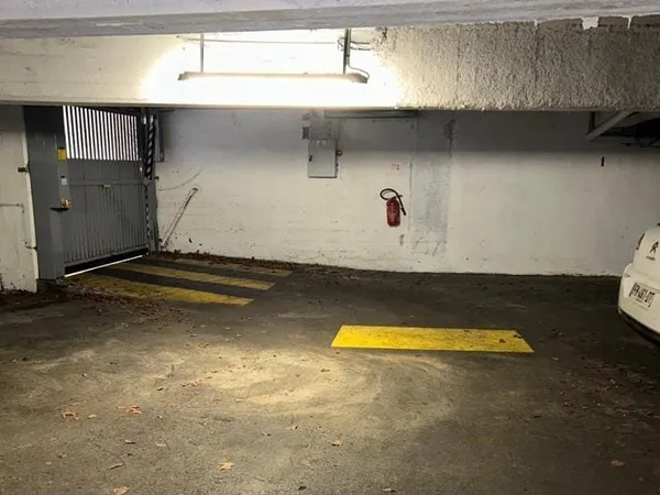 Parking sécurisé - 90/mois - Paris 20ème - Métro Nation/Porte de Vincennes