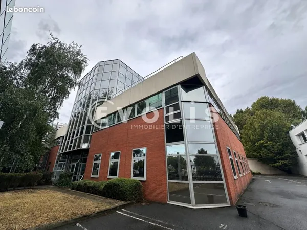 Bureaux 2 306 m²