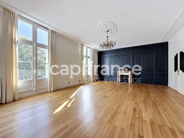 Appartement 4 pièces 167 m²