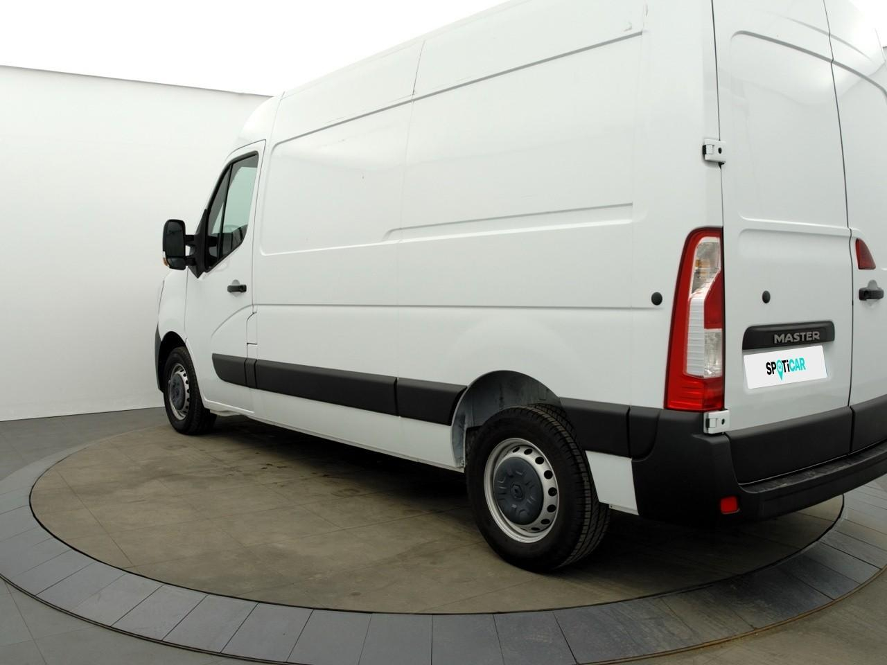 Renault Master fgn trac f3300 l2h2 blue dci 135 confort — photo 3