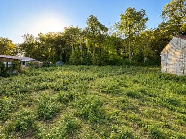 Terrain constructible 914 m² - Saint-Georges-des-Coteaux