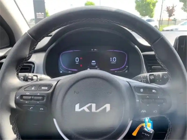 Kia Stonic 1.0 t-gdi 100 ch bvm6 — photo 9