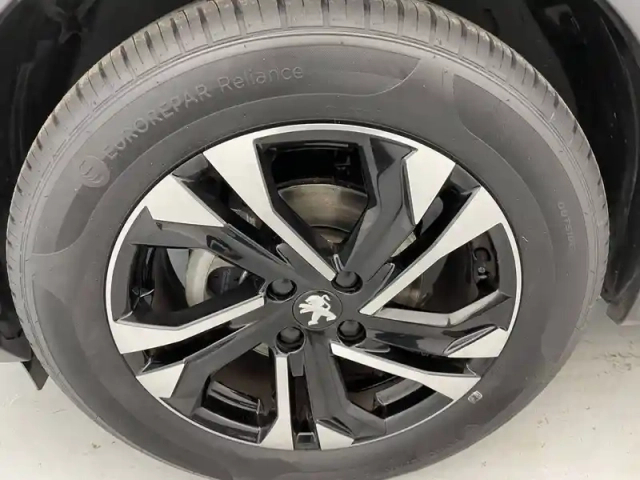 Peugeot 2008 puretech 130 s&amp;s eat8 — photo 18