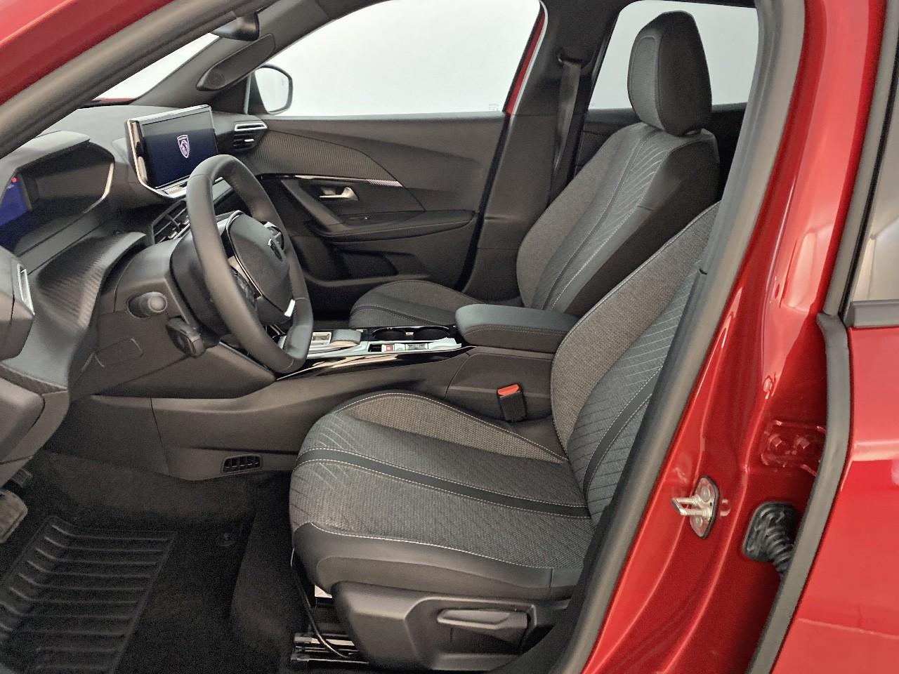 Peugeot 2008 hybrid 145 ch e-dcs6 allure — photo 9