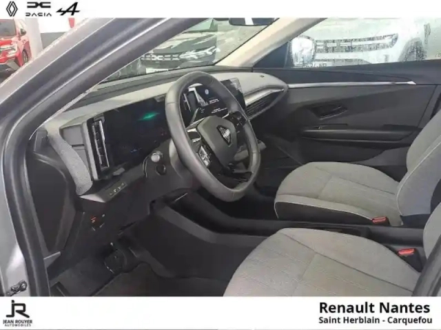 Renault Megane e-tech electric ev60 220ch equilibre super charge — photo 10