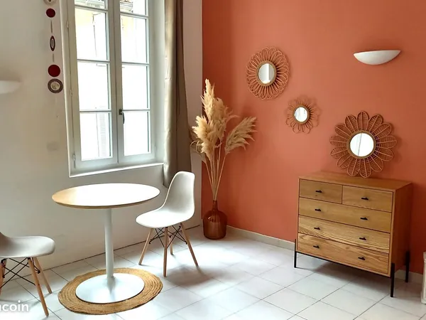 Studio meublé, spacieux et lumineux