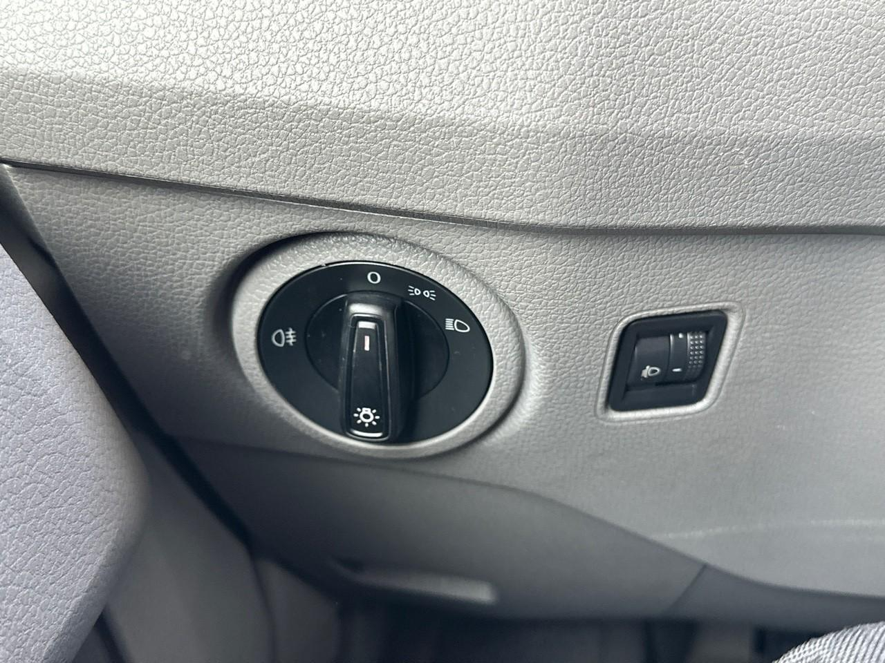 Volkswagen Crafter van 35 l3h3 2.0 tdi 140 ch business — photo 17