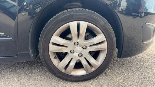 Peugeot 5008 1.6 HDI 115 - Allure – 2014 – 170056 km – Diesel – Boîte Manuelle — photo 25
