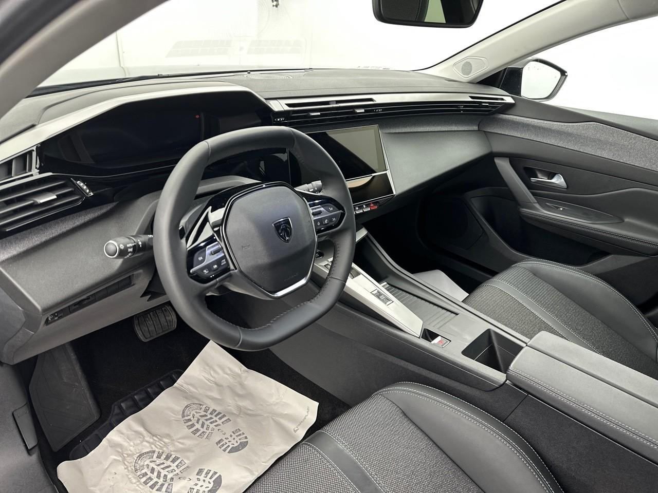 Peugeot 308 hybrid 145 e-dcs6 allure — photo 12