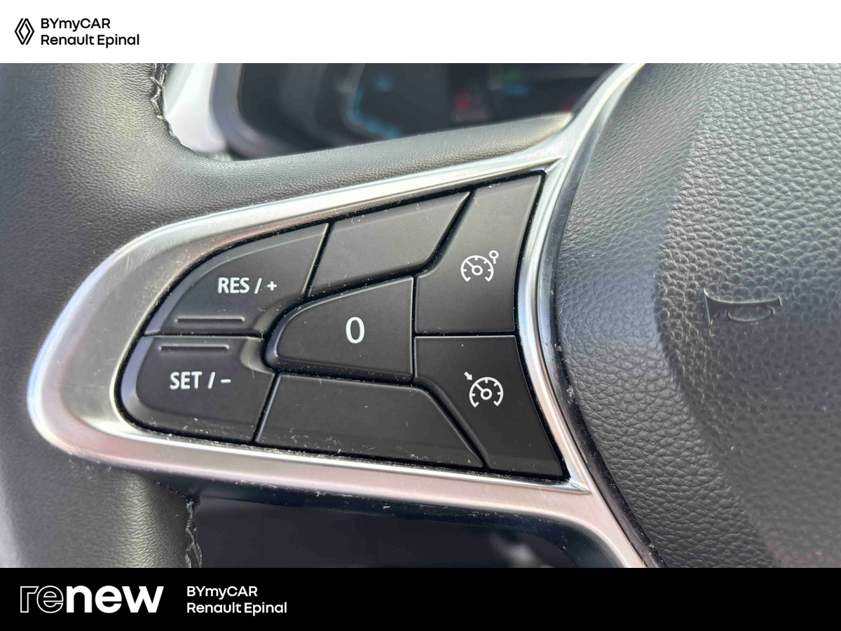 Renault Captur E-Tech full hybrid 145 — photo 18
