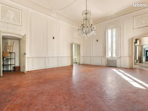 Appartement 6 pièces 342 m²