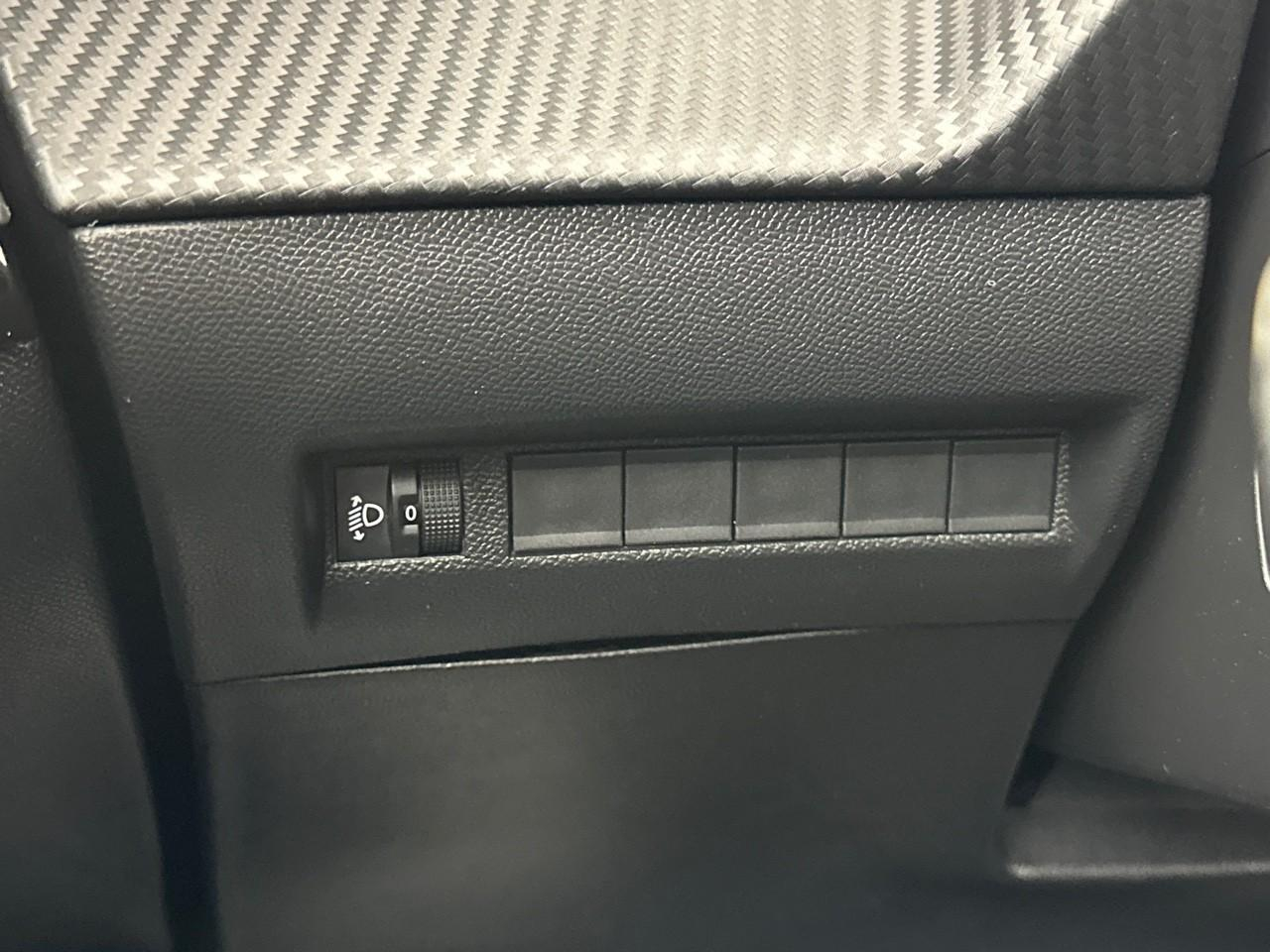 Peugeot 208 puretech 100 s&s bvm6 allure — photo 16