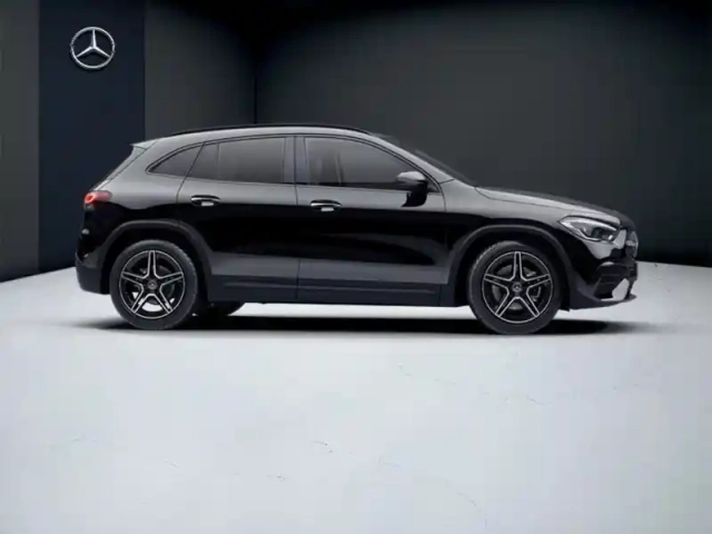 Mercedes Gla 200 d amg line — photo 17