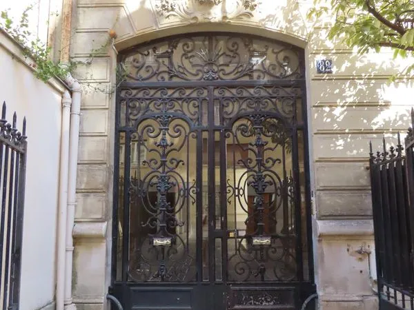 Élégant appartement de réception à Neuilly-sur-Seine Calme absolu · Belle luminosité · Charme haussm