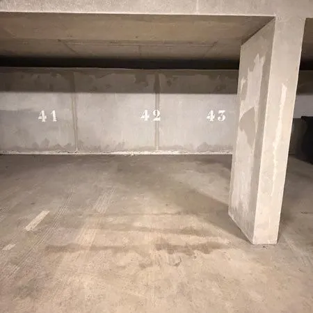 Place de parking au sous sol