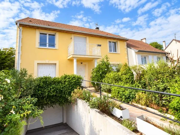 Maison 9 pièces 256 m²