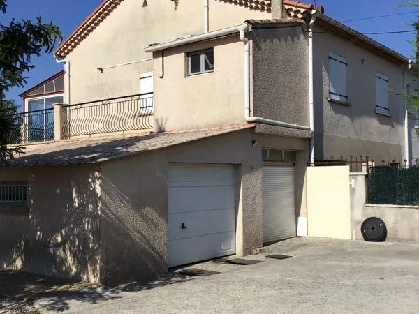 Vend maison mitoyenne d'un côté