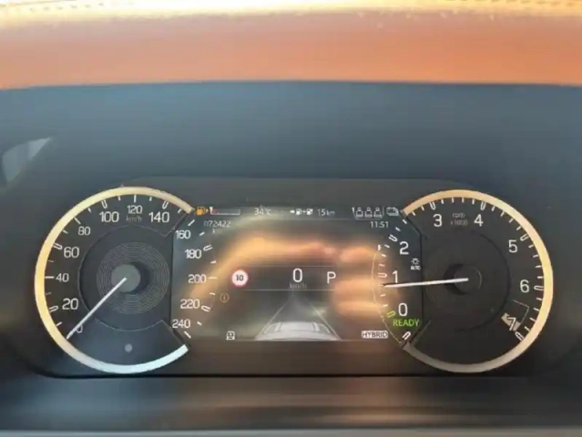 Land Rover Defender 110 2.0 p400e se — photo 12