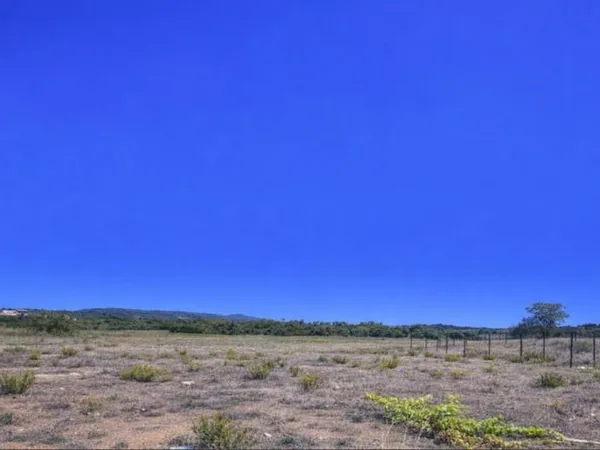 Terrain 1400 m²