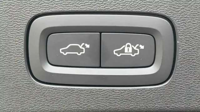 Volvo V60 t6 awd hybride rechargeable 253 ch + 145 ch geartronic 8 — photo 6