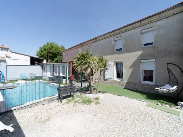 Maison 6 pièces 219 m²