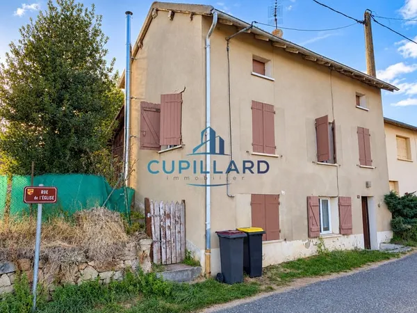 MAISON DE VILLAGE AVEC TERRAIN