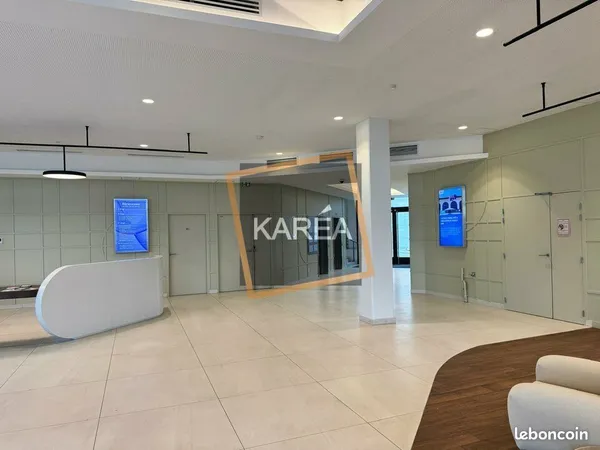 BUREAUX 125 m² CHESSY