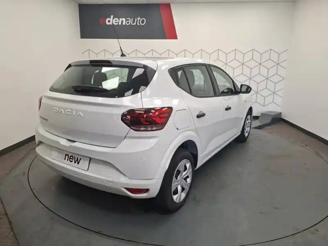 Dacia Sandero sce 65 — photo 12