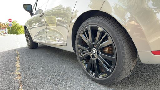 Renault Clio 1.2 TCe 120 EDC - Initiale Paris – 2016 – 120969 km – Essence – Boîte Automatique — photo 5