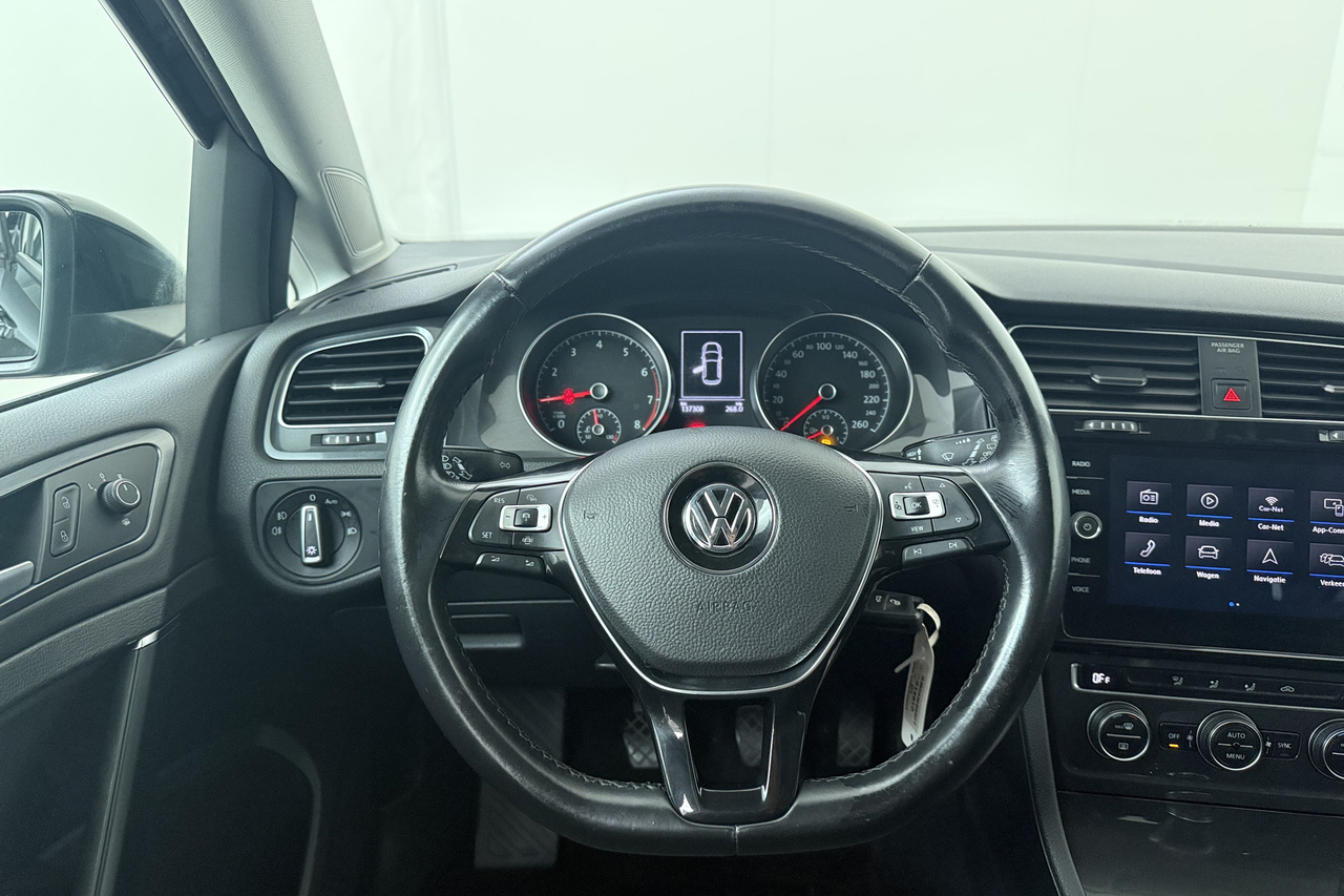 Volkswagen Golf 7 — photo 10