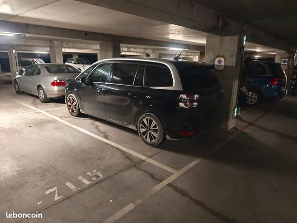 1 place de parking voiture dans sous sol sécurisée