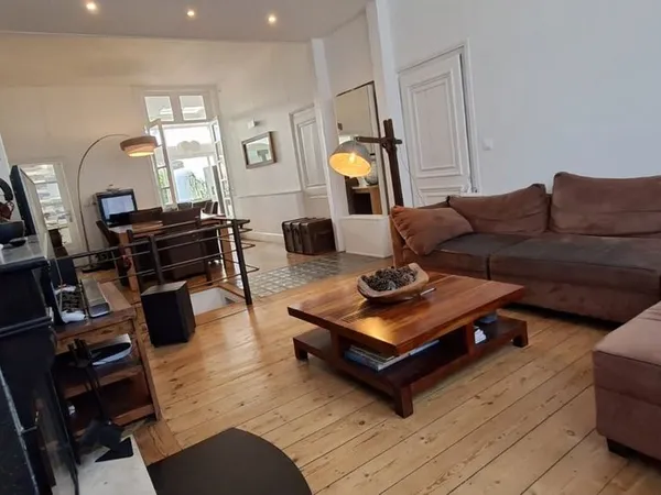 Maison de caractère 186 m² avec jardin et jacuzzi
