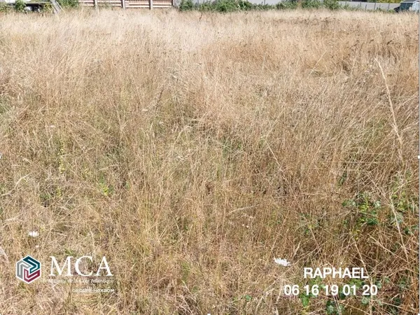 Terrain 800 m²