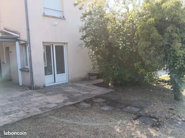 Appartement T2 Niort proche centre-ville avec jardin : 650