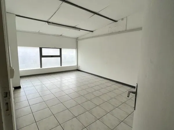 A Louer bureau de 62 m2 à l'étage - Jarry - BAIE-MAHAULT