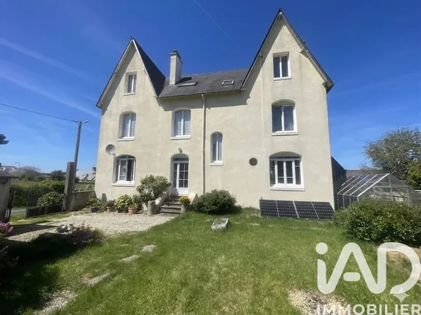 Maison 11 pièces 225 m²