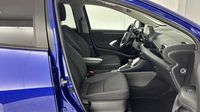 Toyota Yaris 116h Design 5p MY22 — photo 15