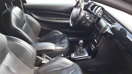 DS DS3 1.2 PureTech 130 - Sport Chic – 2018 – 87236 km – Essence – Boîte Manuelle — photo 16