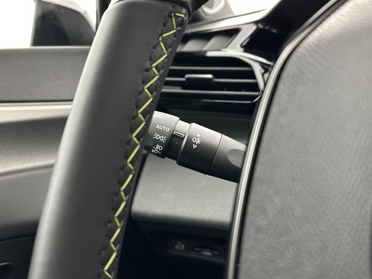 Peugeot 408 hybrid 145 e-dcs6 gt — photo 22
