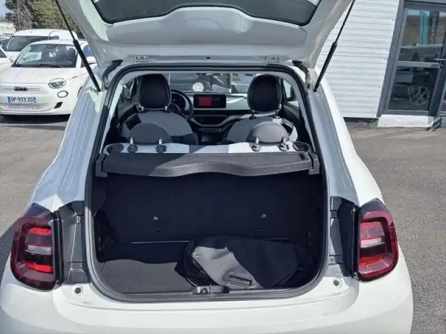 Fiat 500 e 95ch icône berline 23.8 kwh — photo 9