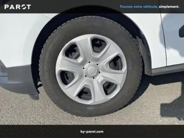 Ford Transit Courier fourgonnette 1.0e 100ch stop&amp;start trend — photo 14