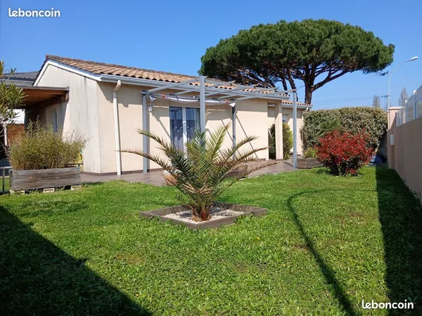 Maison de plein-pied non mitoyenne avec SPA
