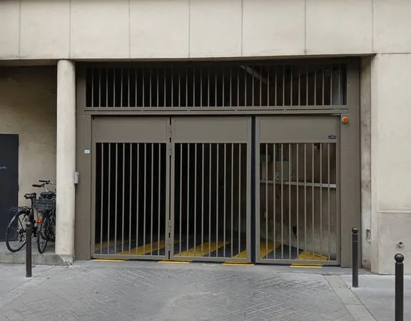 Garage/Parking