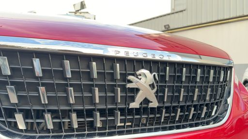 Peugeot 2008 1.2 PureTech 110 - Allure – 2018 – 106566 km – Essence – Boîte Manuelle — photo 7