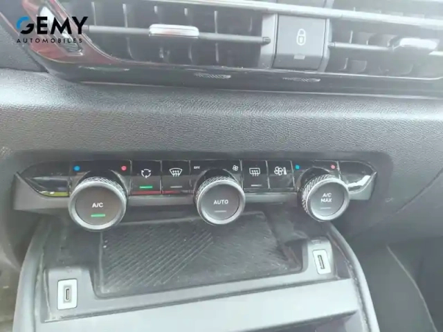 Citroën C4 e- 136 ch automatique — photo 19