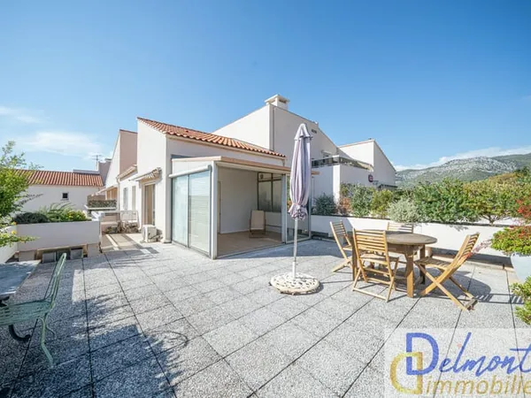 TOULON DERNIER ÉTAGE - T2 AVEC ROOFTOP PRIVATIF DE 58 M2 -
